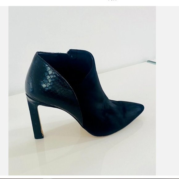 Vince Camuto Ankle Bootie Size 7.5 - Picture 1 of 6